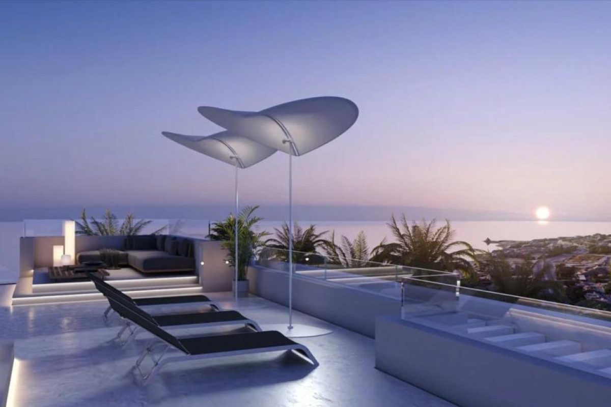 1716949370297-2